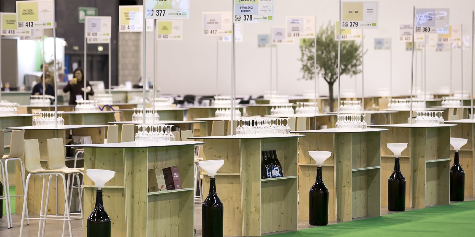 CONCEPTION, FABRICATION ET LIVRAISON DE 1250 MEUBLES D'EXPOSITION POUR LE SALON SUD VIN BIO - Année 2020